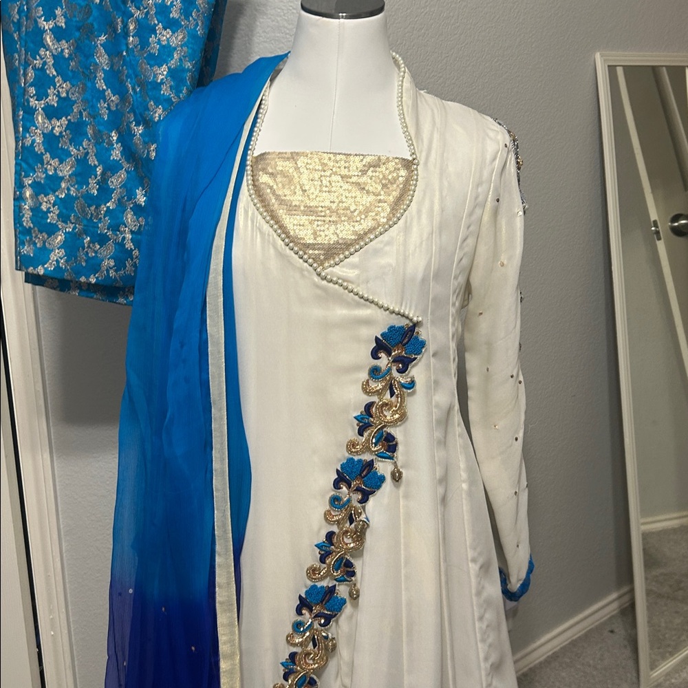 Shalwar kameez Anarkali style offwhite blue with Duppatta pants. Long gown. S